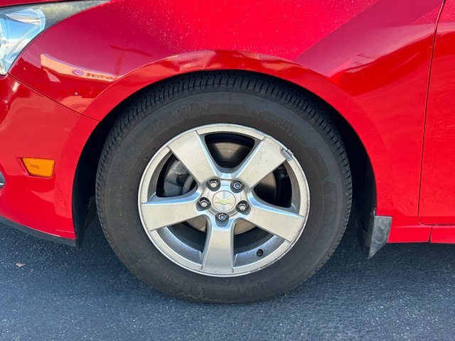 Used 2016 Chevrolet Cruze LT image 12