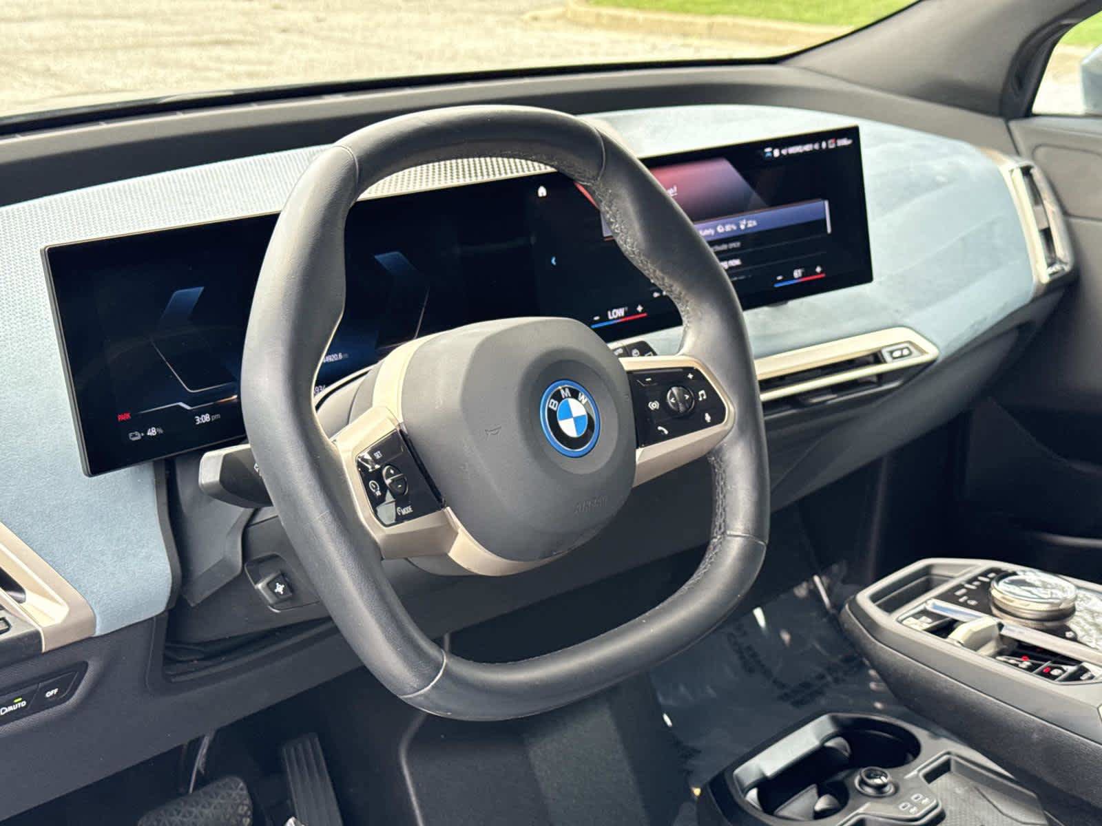 Used 2023 BMW iX xDrive50 w/ Sport Package AWD/4WD image 2