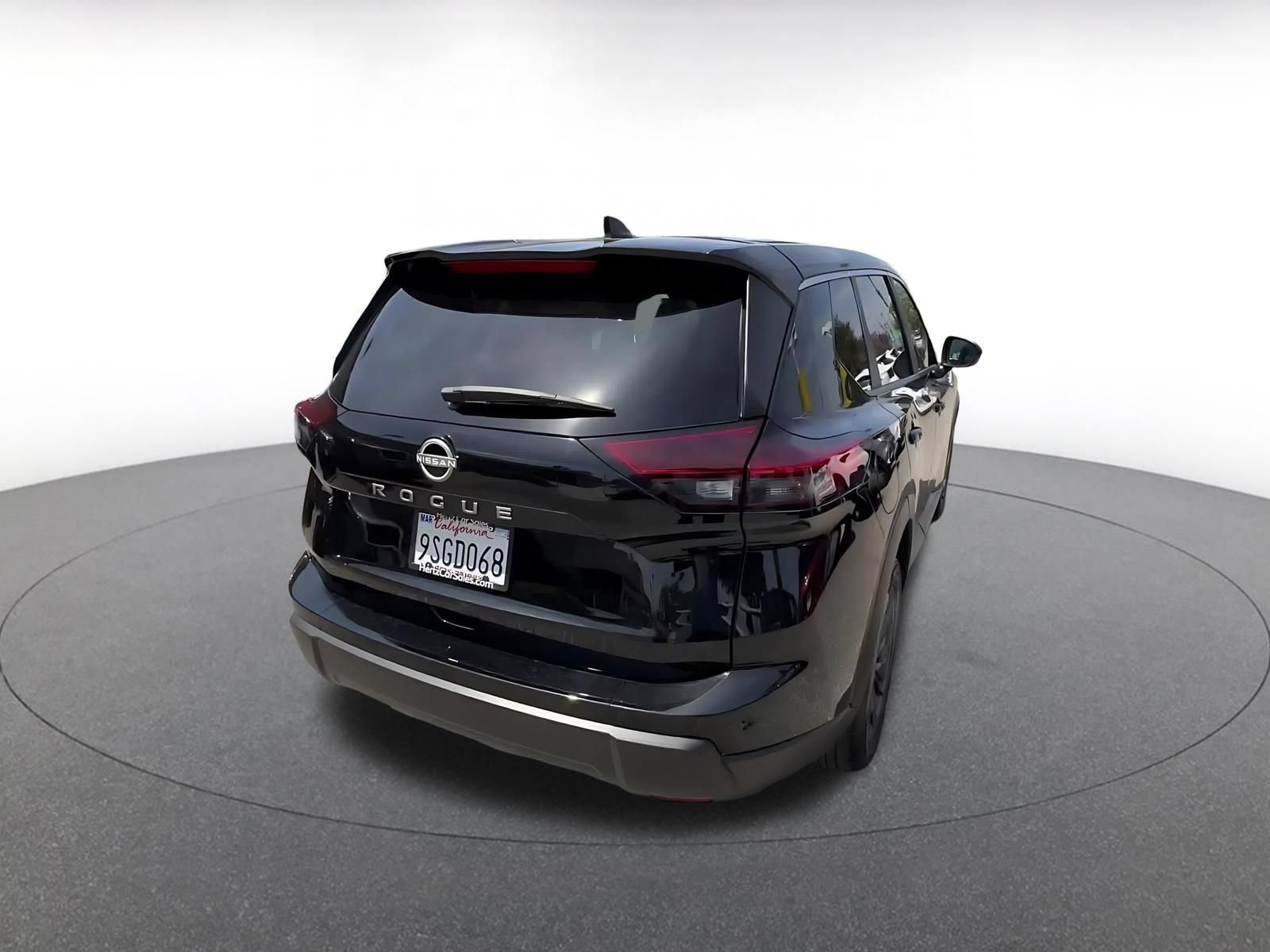 Used 2025 Nissan Rogue SV FWD image 15