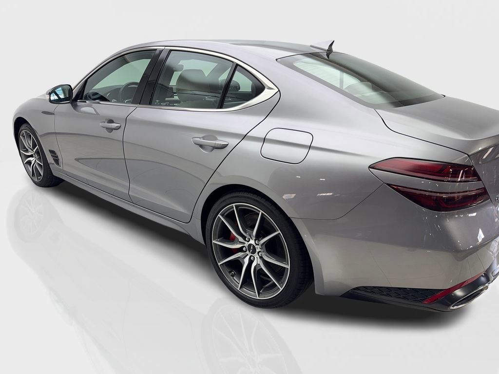 Used 2025 Genesis G70 2.5T image 14