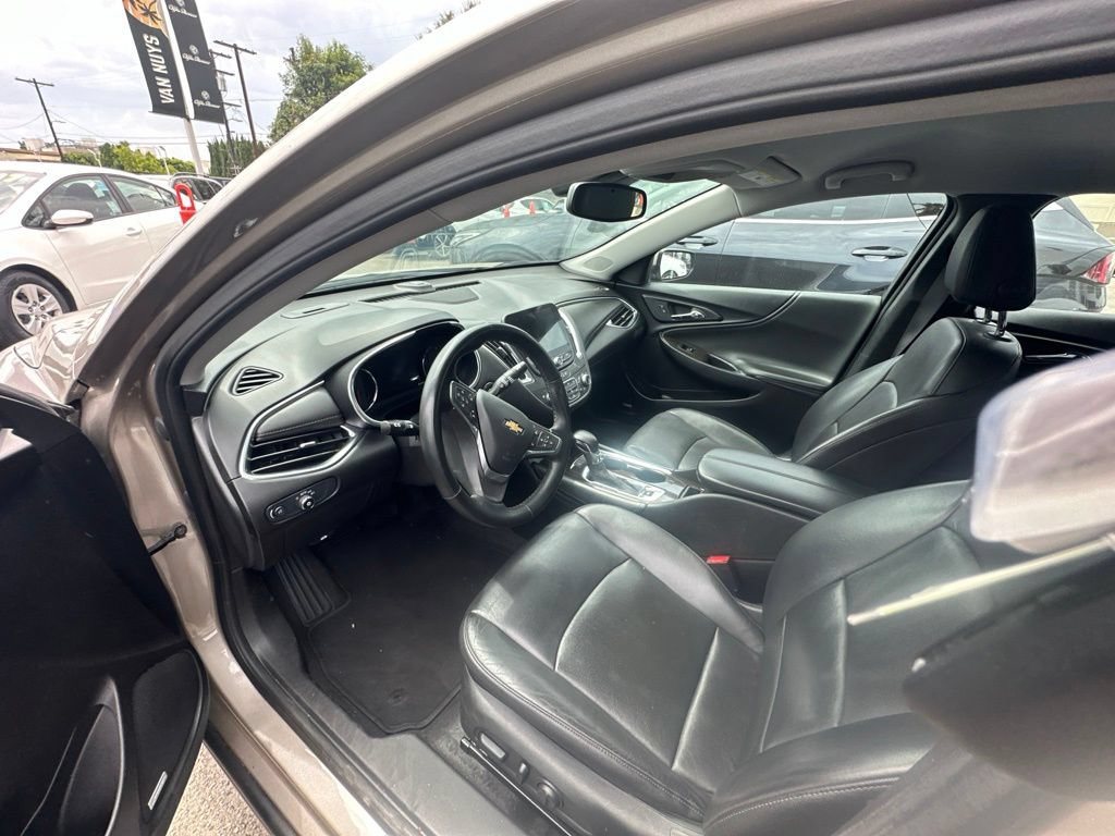 Used 2024 Chevrolet Malibu LT FWD image 2