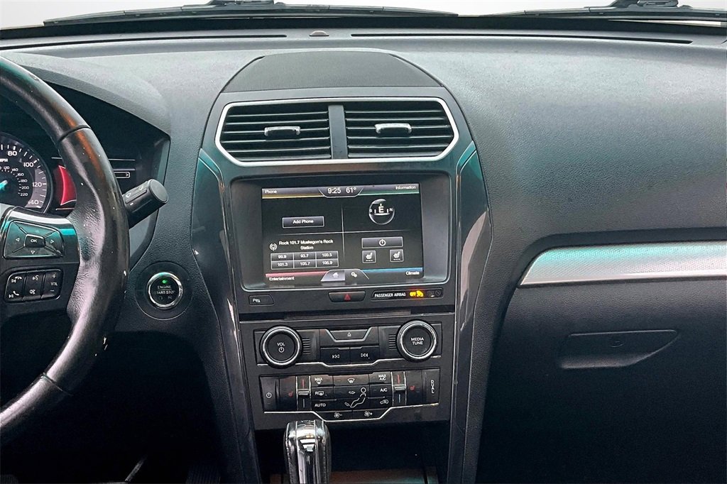 Used 2016 Ford Explorer XLT w/ Equipment Group 202A image 9