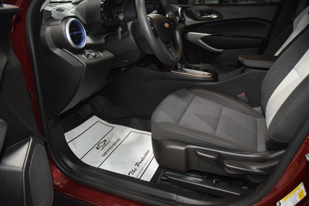 Certified 2024 Chevrolet Trax LS w/ Driver Confidence Package image 33