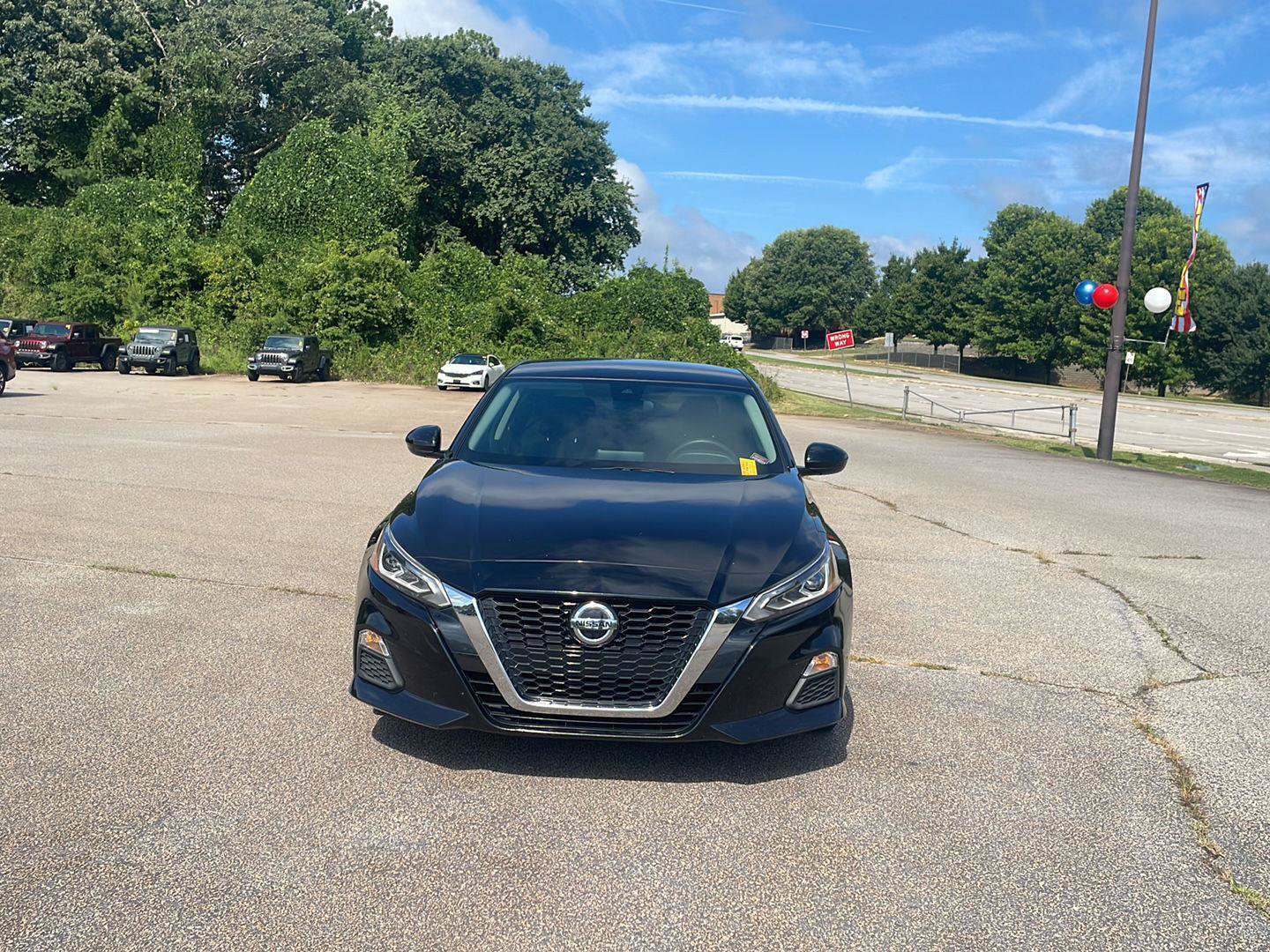 Used 2022 Nissan Altima 2.5 SV FWD image 2
