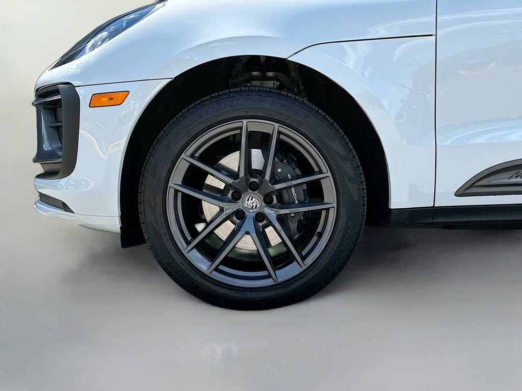 Certified 2026 Porsche Macan AWD/4WD image 33