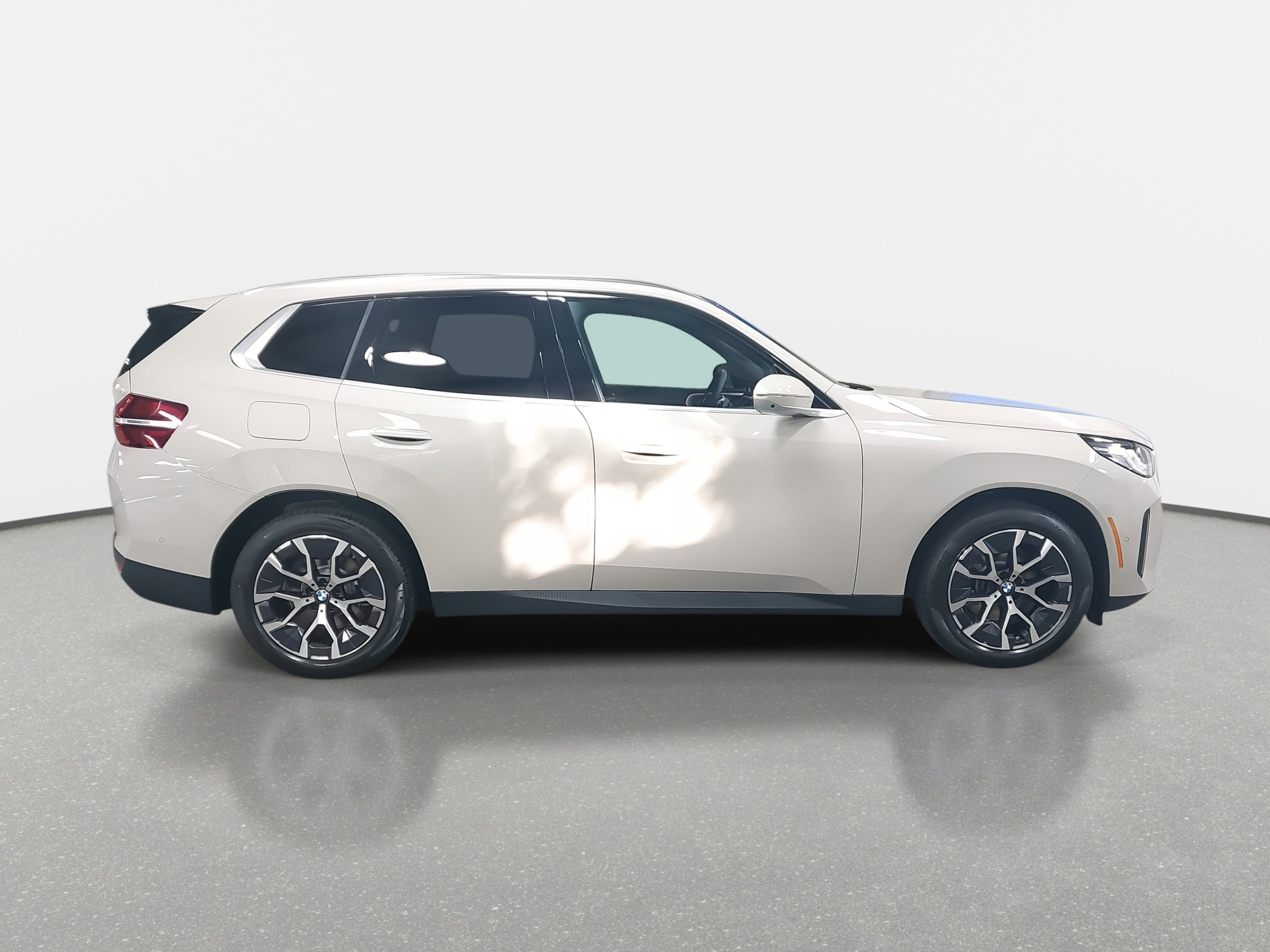 Certified 2025 BMW X3 xDrive30i w/ Premium Package image 4