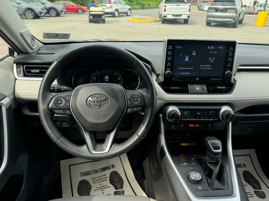 Used 2022 Toyota RAV4 Limited AWD/4WD image 21