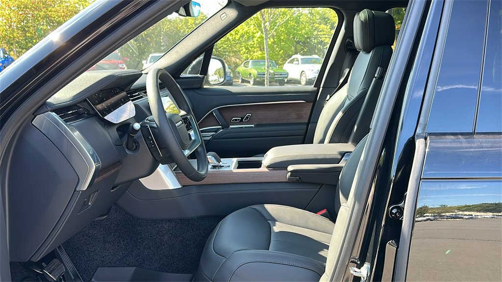 New 2025 Land Rover Range Rover SE image 11