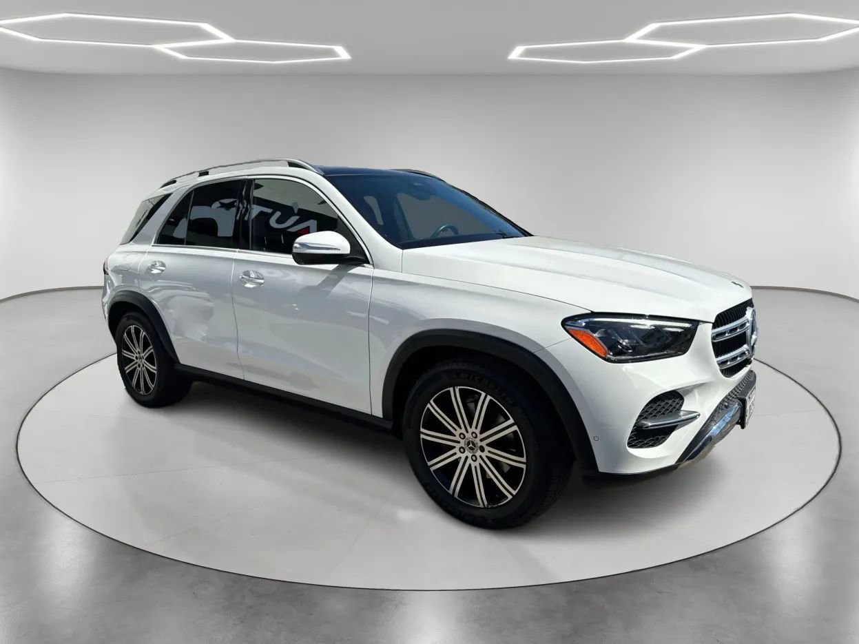 Used 2024 Mercedes-Benz GLE 350 4MATIC image 3