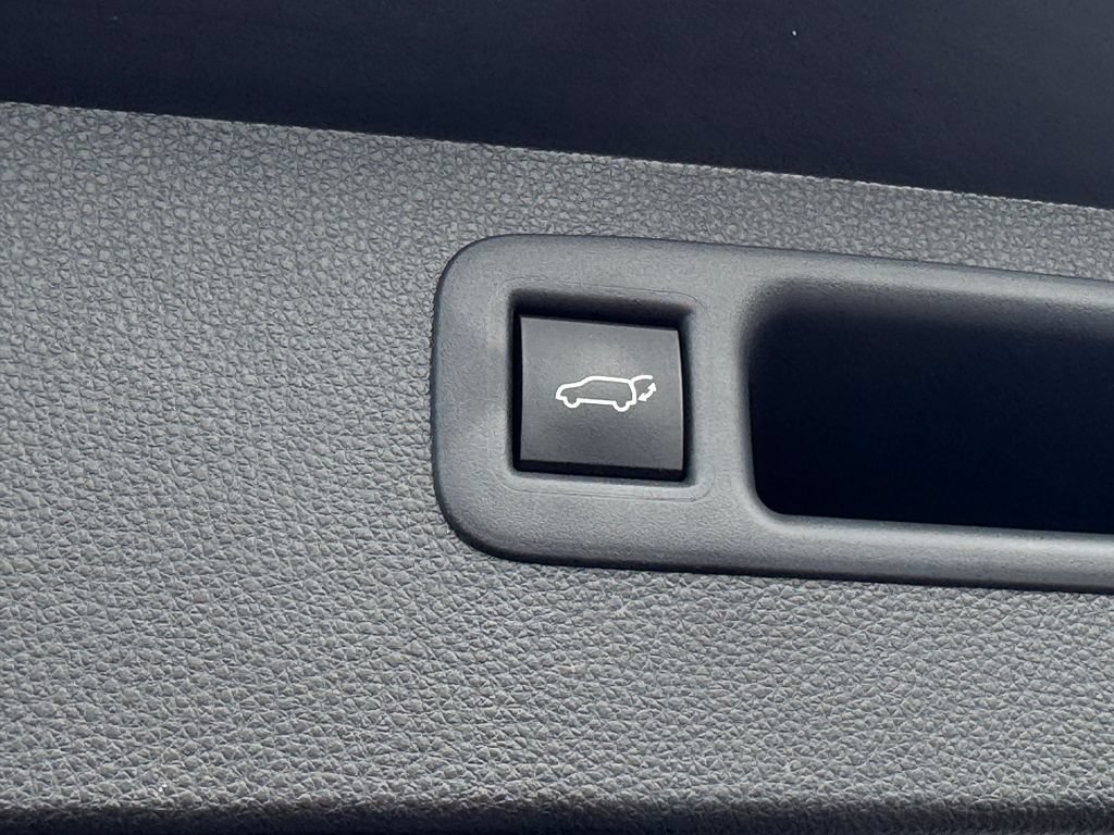 Used 2021 Toyota Highlander Platinum FWD image 20