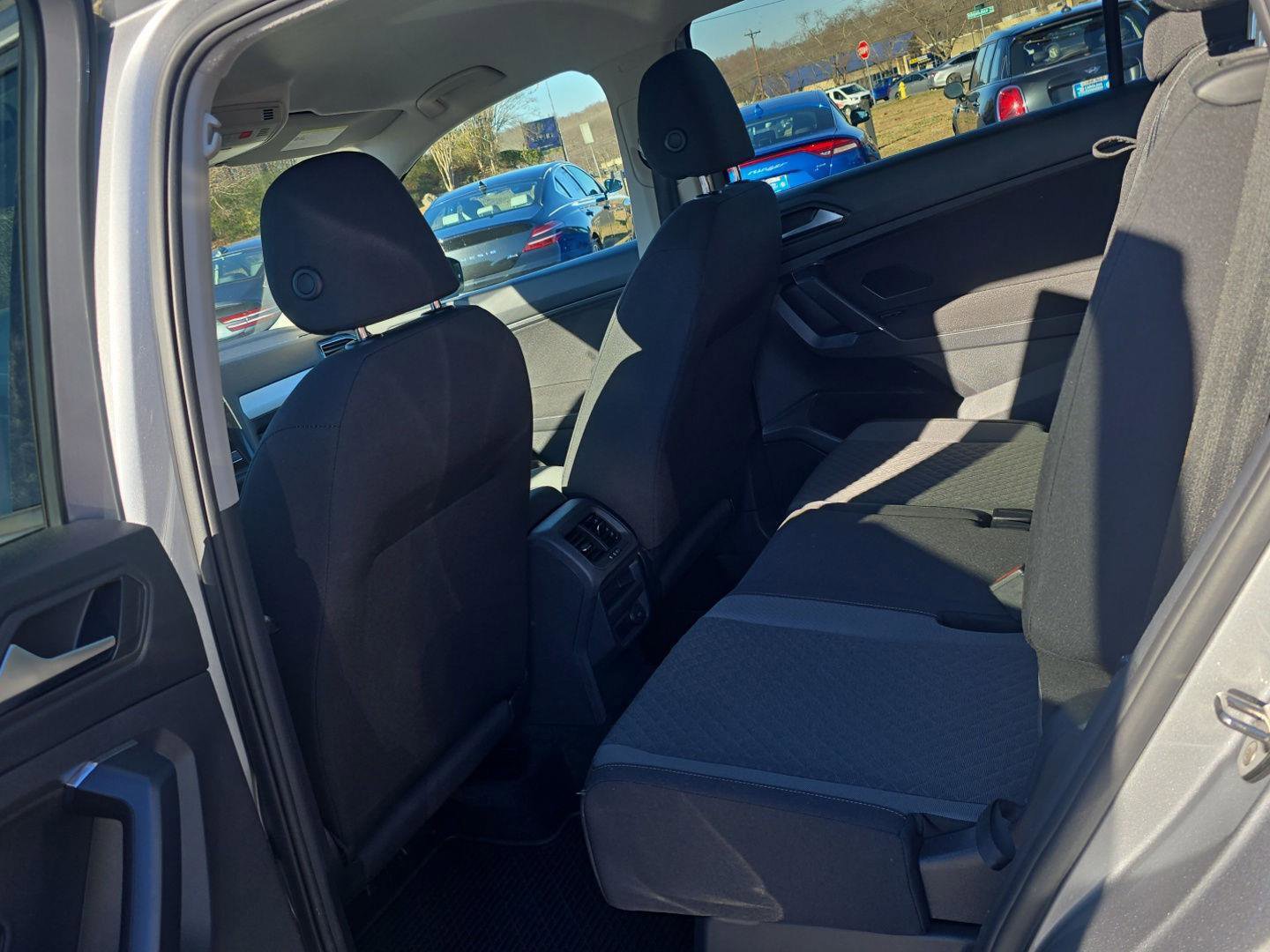 Used 2020 Volkswagen Tiguan S image 8