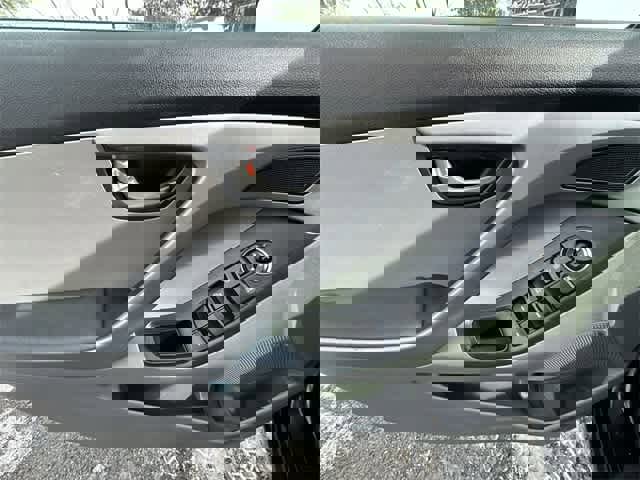 Used 2014 Hyundai Elantra SE image 12