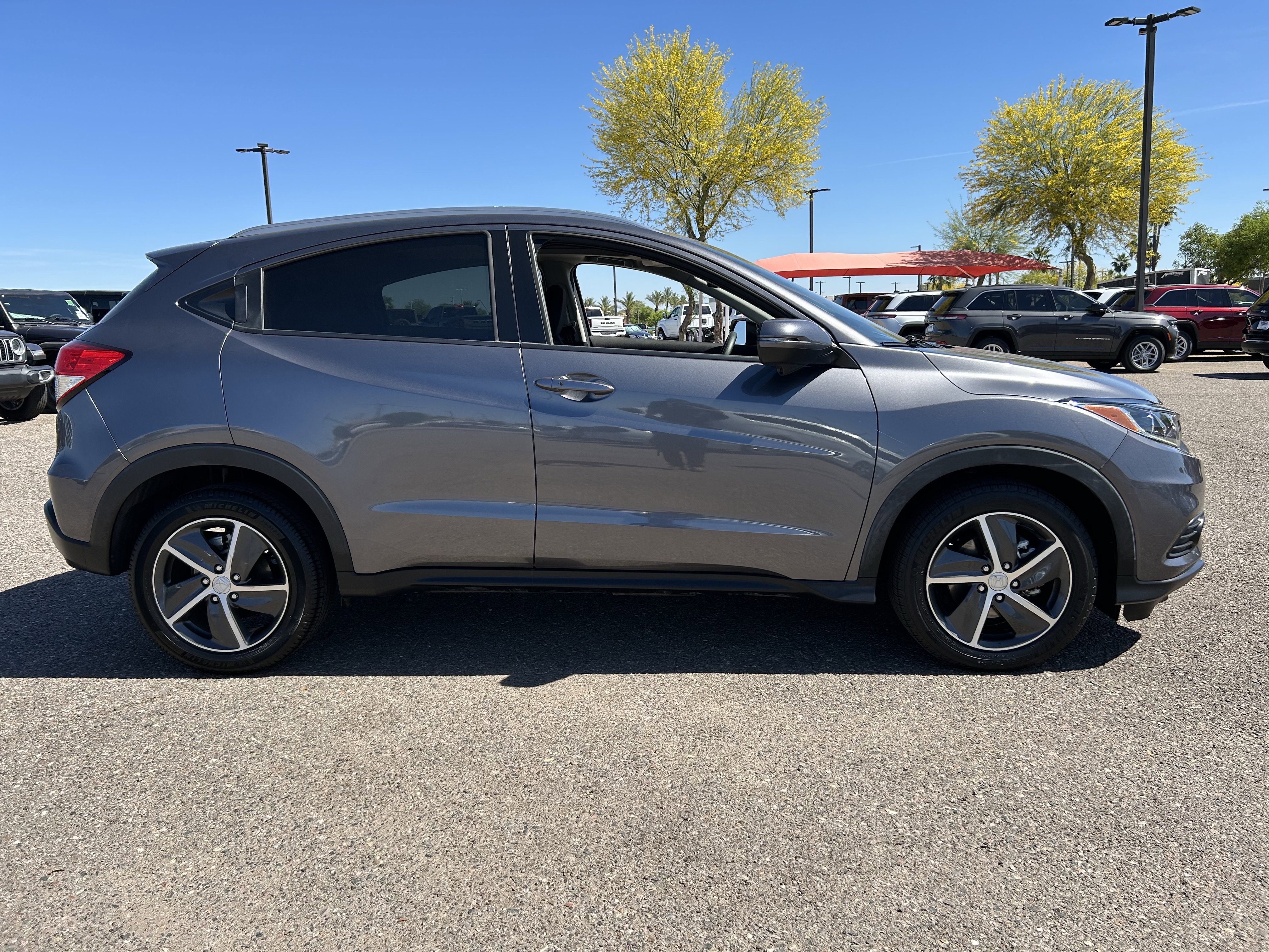 Used 2022 Honda HR-V EX image 6