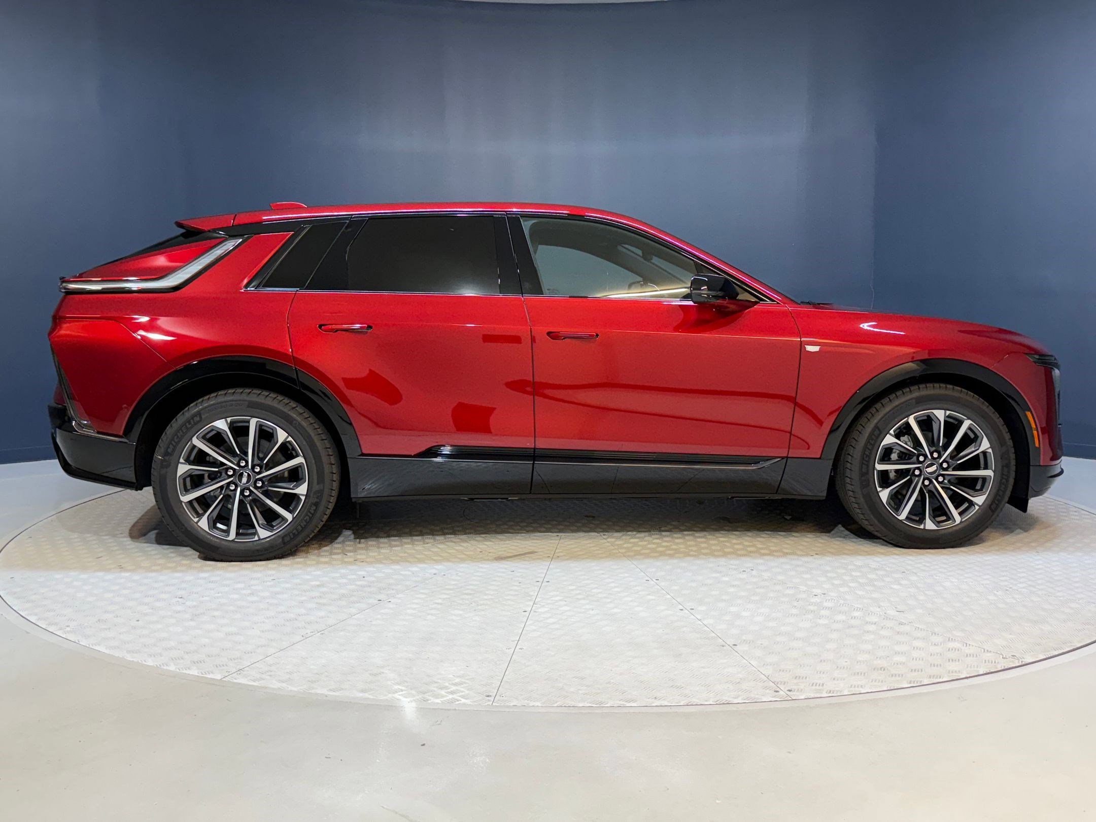 New 2025 Cadillac Lyriq Sport image 8