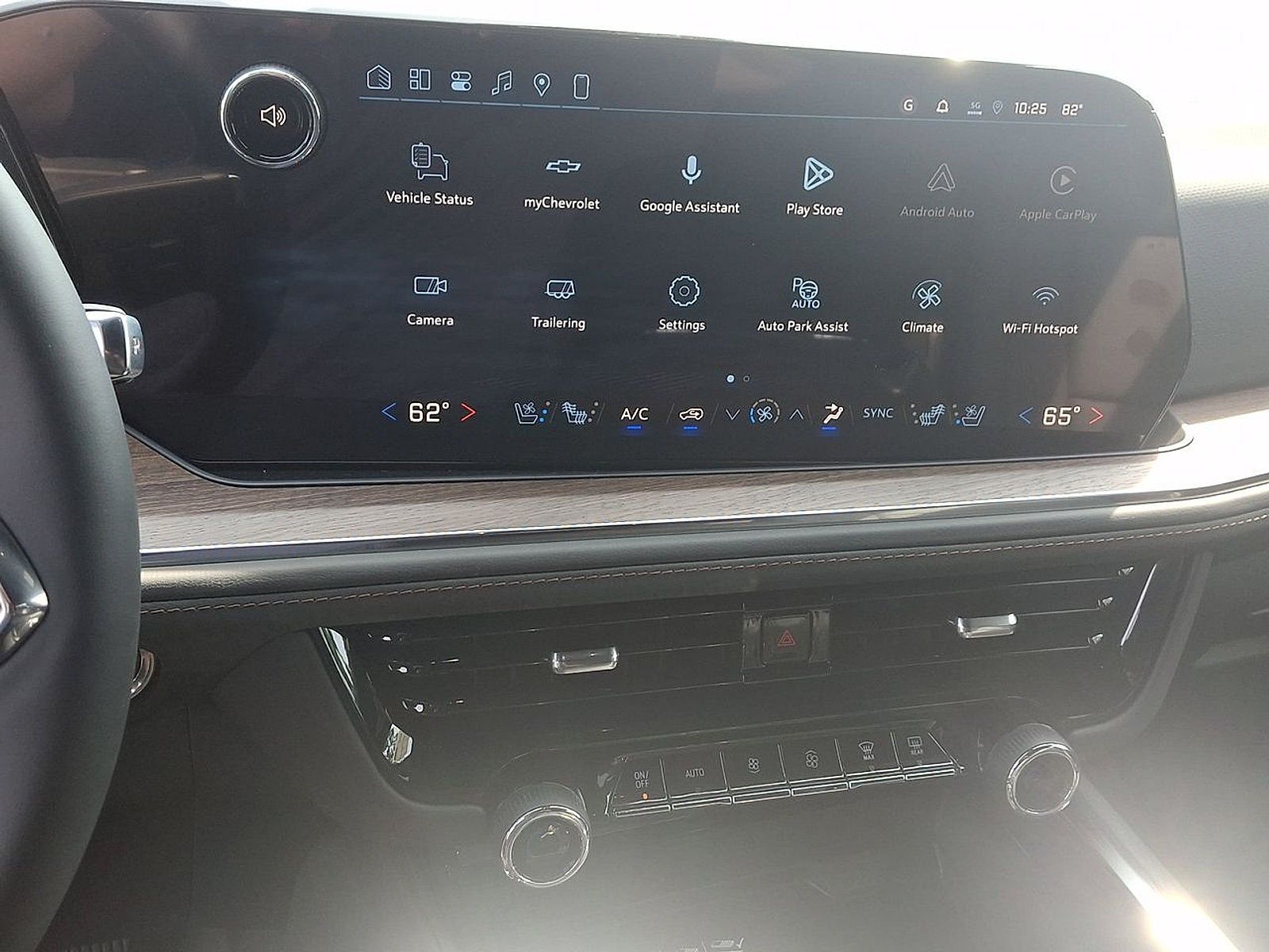 New 2026 Chevrolet Suburban High Country AWD/4WD image 16