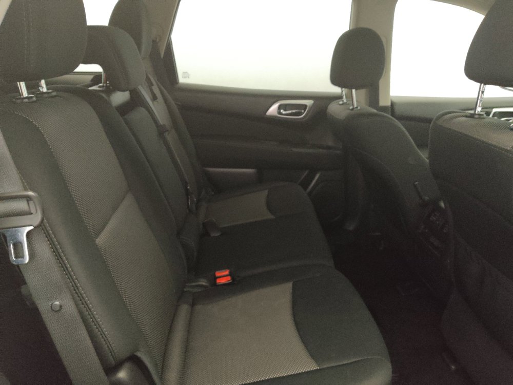 Used 2017 Nissan Pathfinder SV AWD/4WD image 19