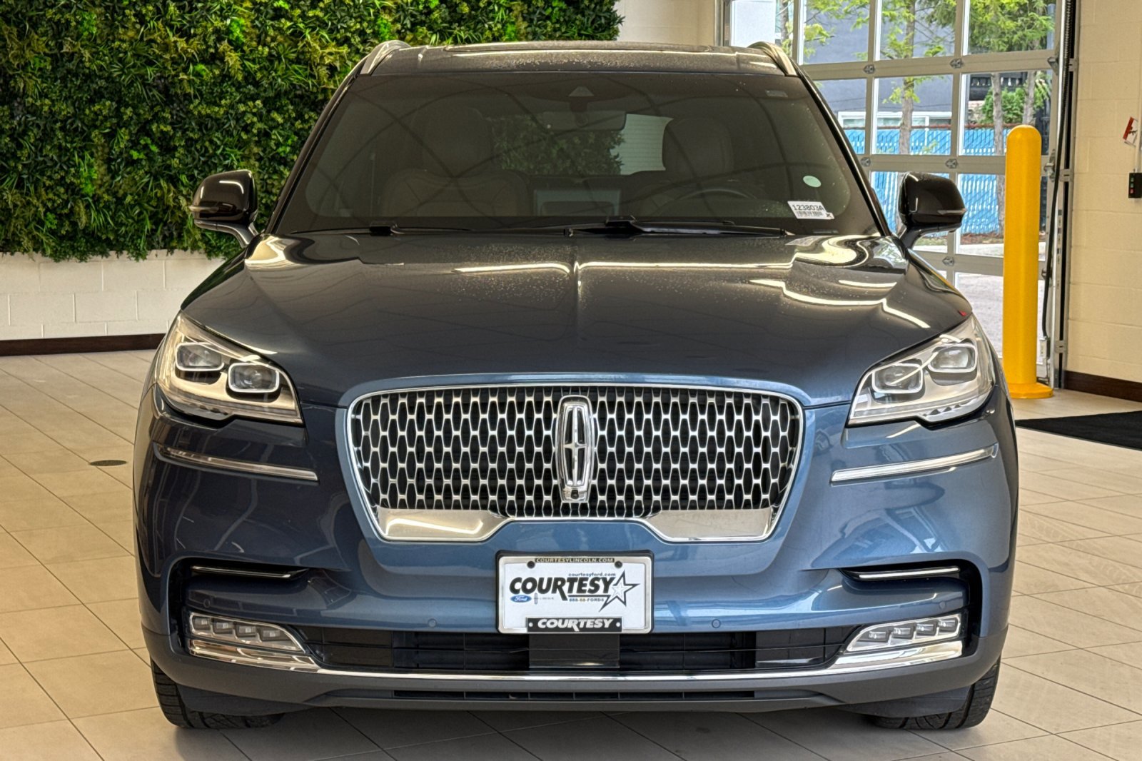 Used 2020 Lincoln Aviator Reserve w/ Equipment Group 202A image 9