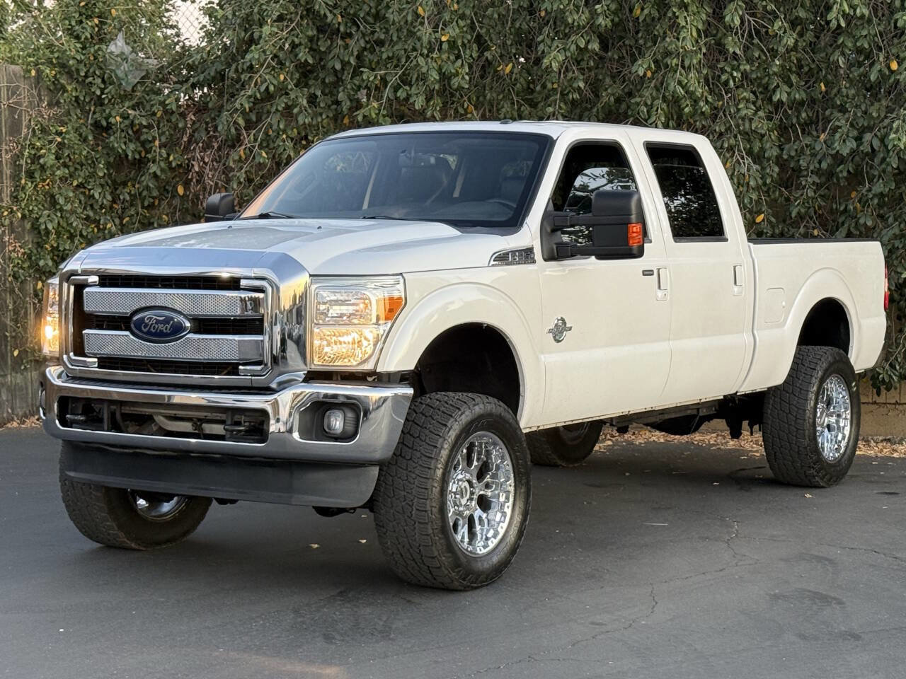 Used 2016 Ford F250 Lariat w/ Lariat Ultimate Package image 5