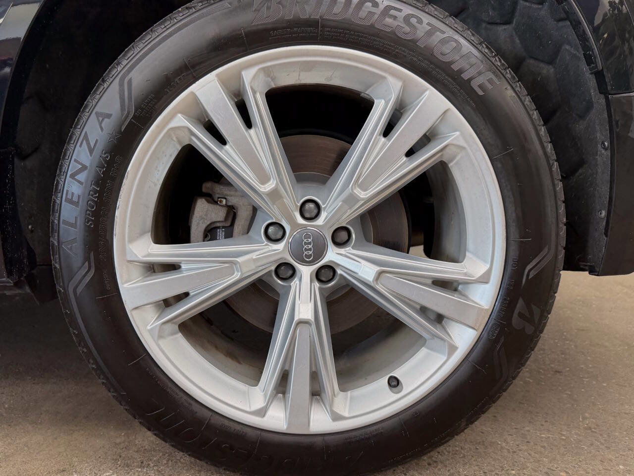 Used 2019 Audi Q8 Premium Plus w/ Premium Plus image 12