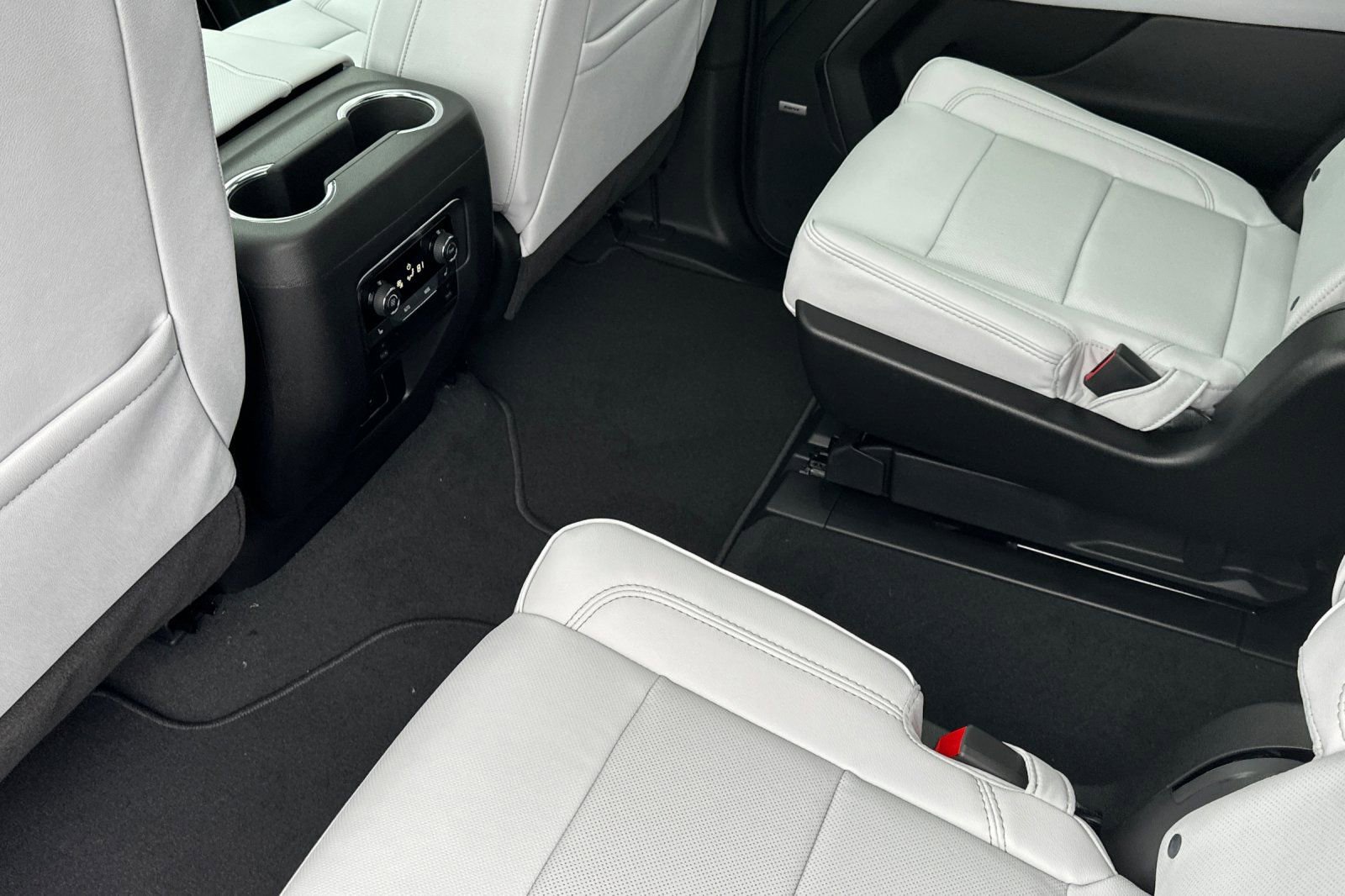 New 2026 Chevrolet Suburban Premier w/ Sun And Tow Package image 13