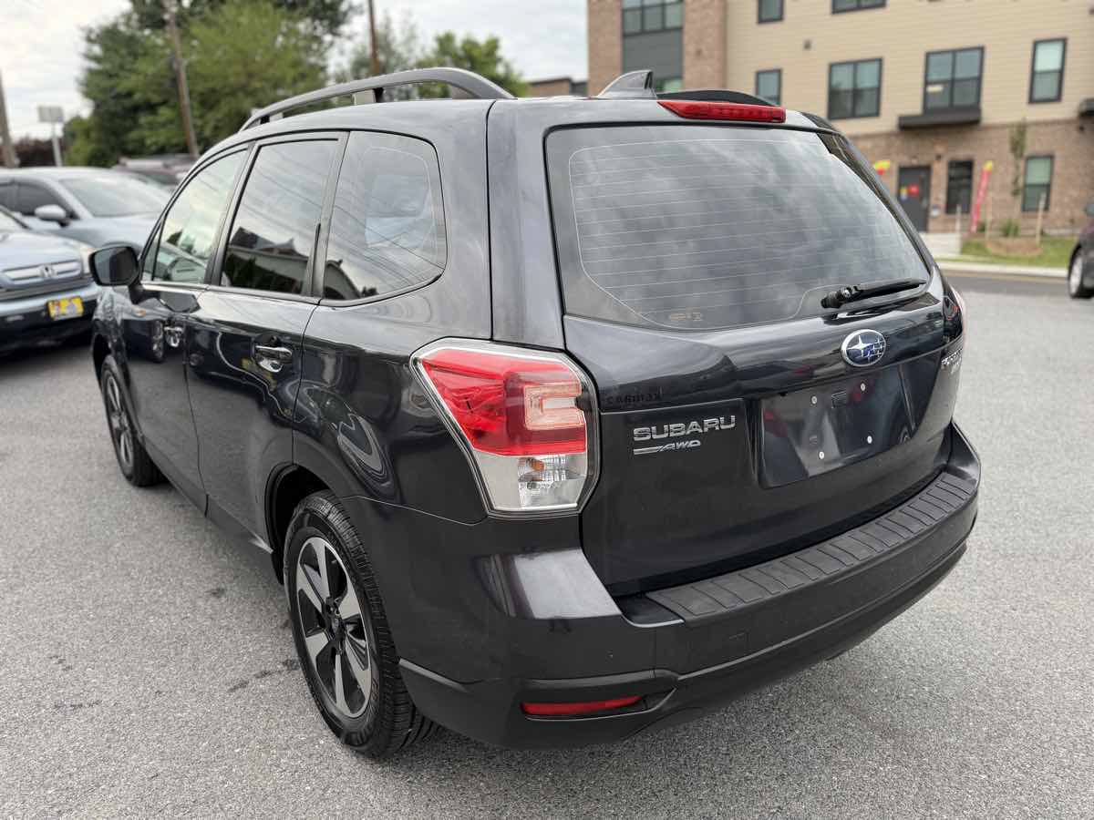 Used 2017 Subaru Forester 2.5i w/ Alloy Wheel Package AWD/4WD image 5