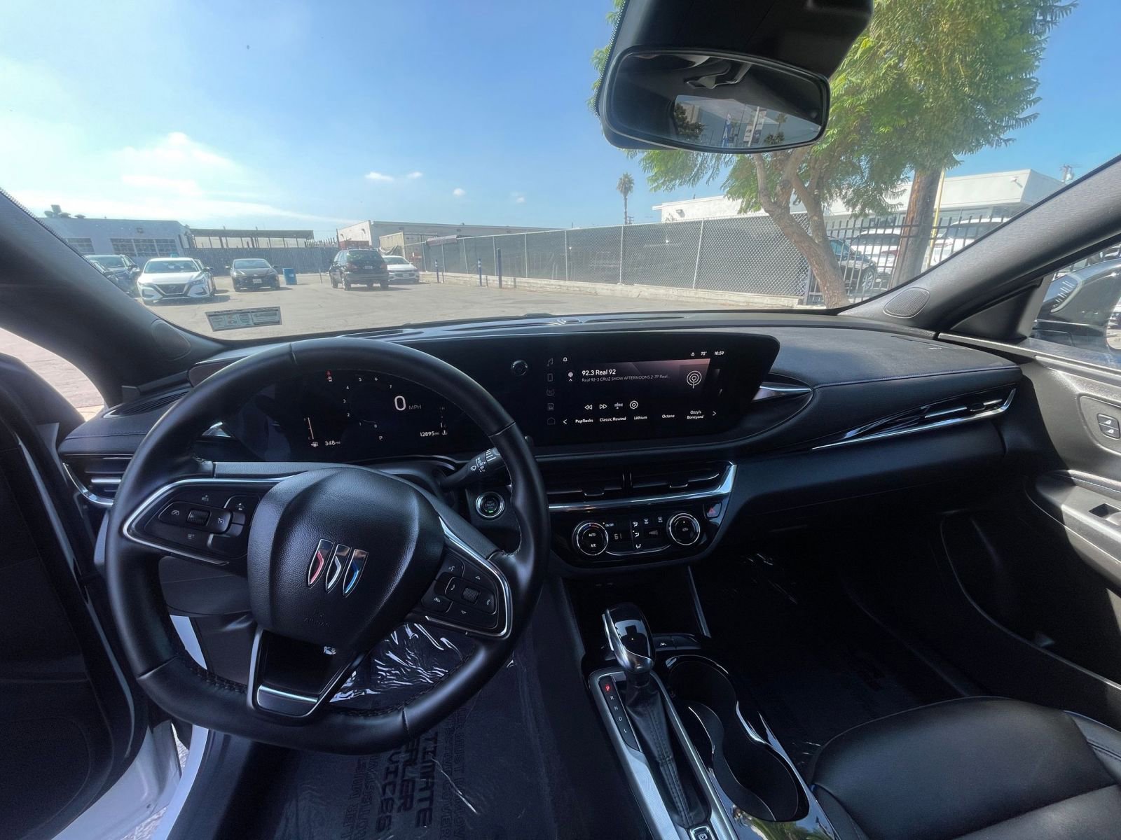 Used 2025 Buick Envista Sport Touring image 33