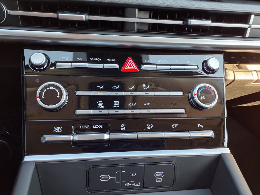 New 2025 Hyundai Santa Fe SE image 10