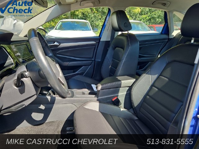 Used 2024 Volkswagen Jetta SE FWD image 23
