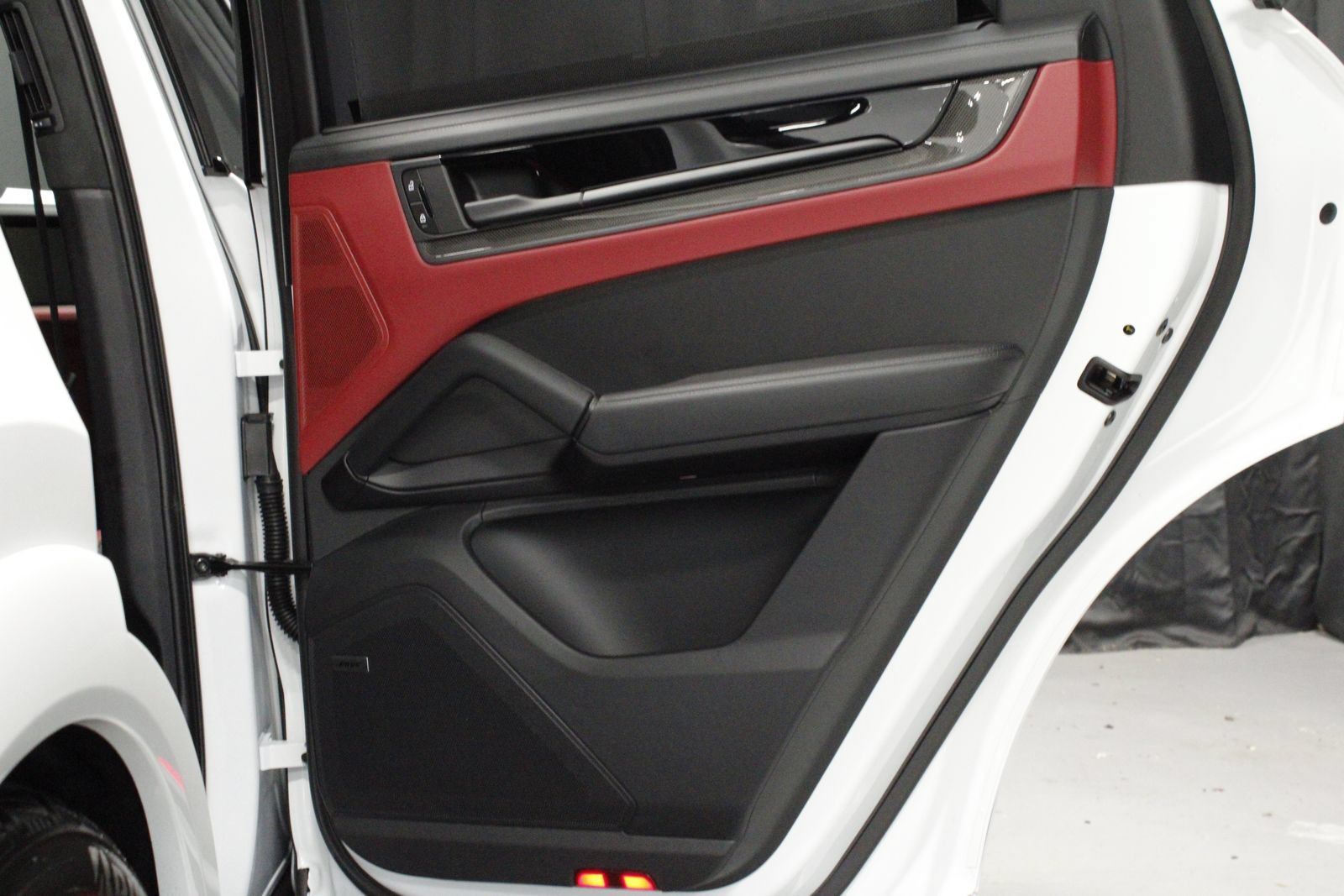 New 2026 Porsche Cayenne GTS AWD/4WD image 15