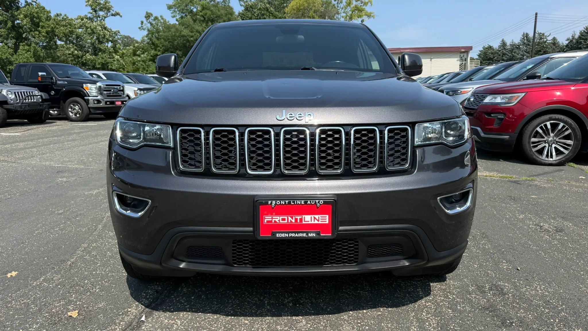 Used 2019 Jeep Grand Cherokee Laredo AWD/4WD image 15