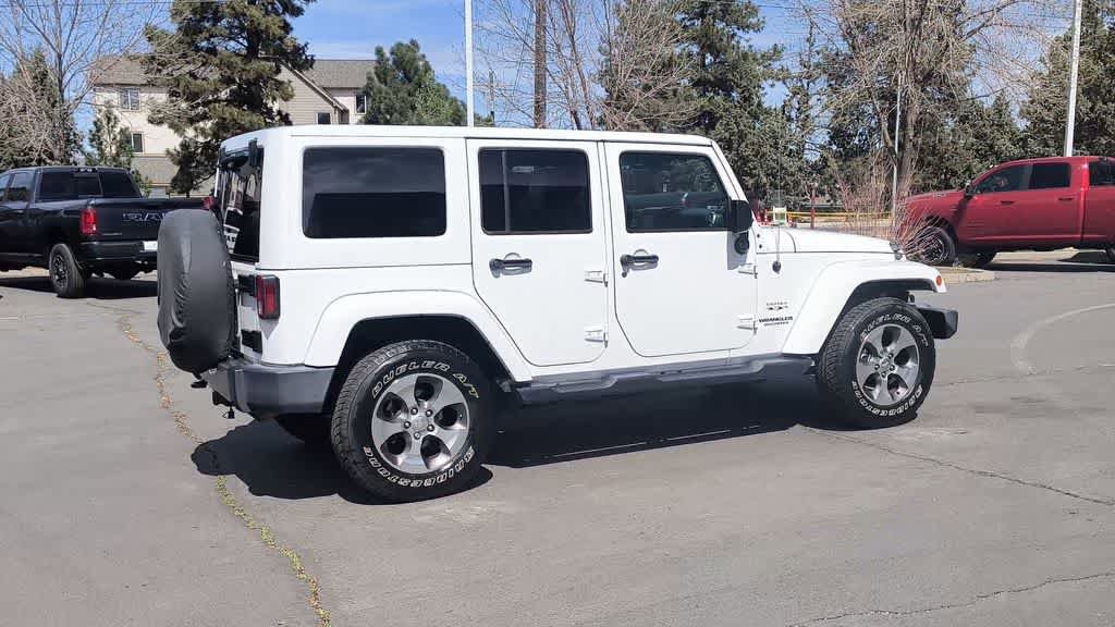 Used 2017 Jeep Wrangler Unlimited Sahara w/ Connectivity Group image 9
