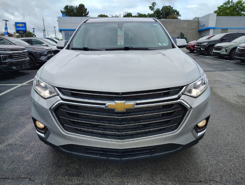 Used 2020 Chevrolet Traverse LT FWD image 2