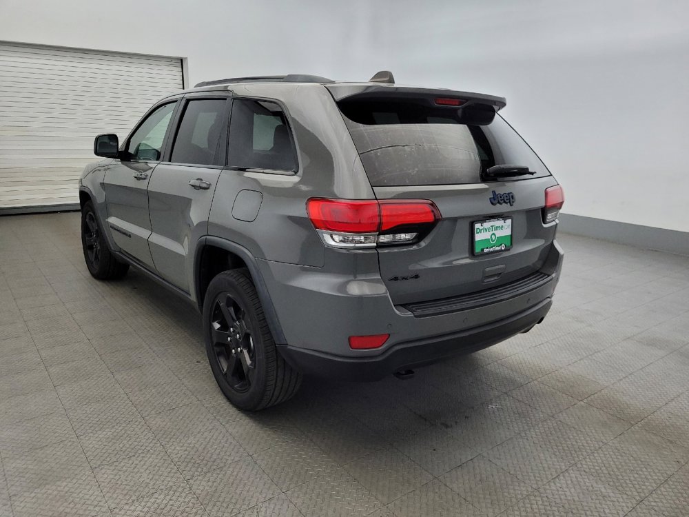 Used 2019 Jeep Grand Cherokee Laredo image 5
