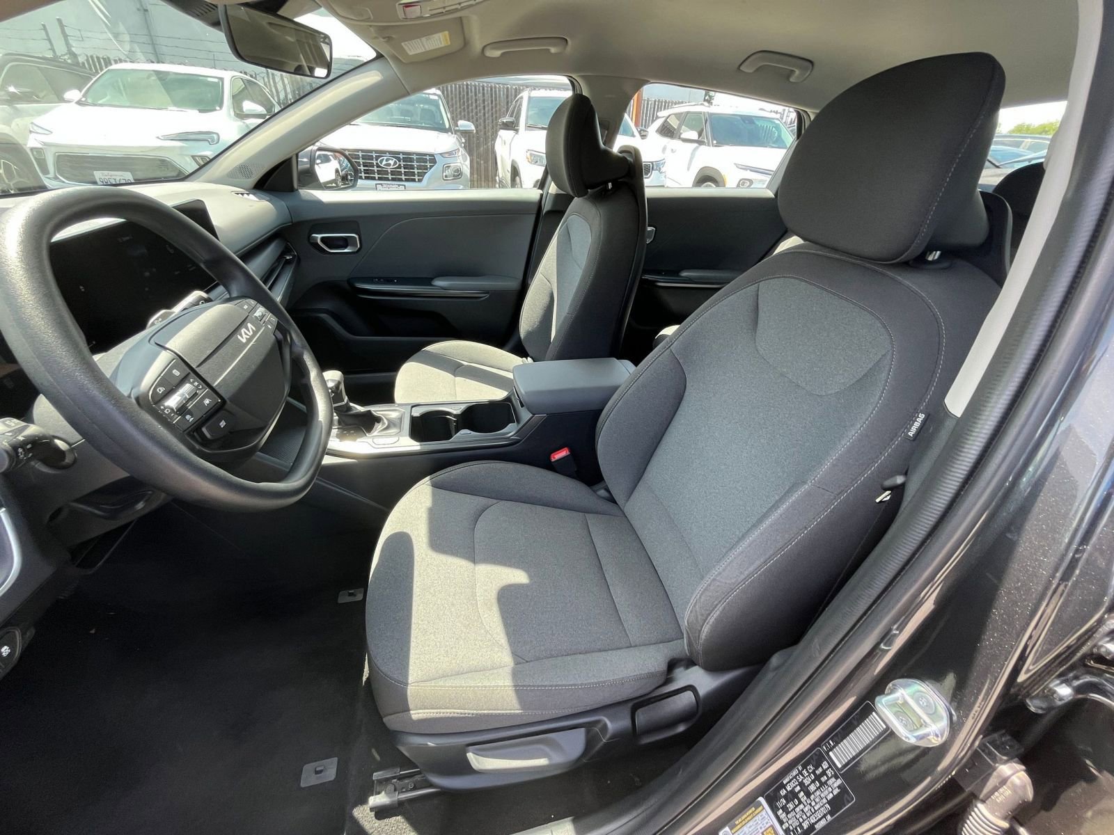 Used 2025 Kia K4 FWD image 25