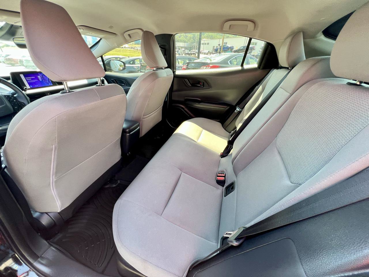 Used 2024 Toyota Prius LE FWD image 13