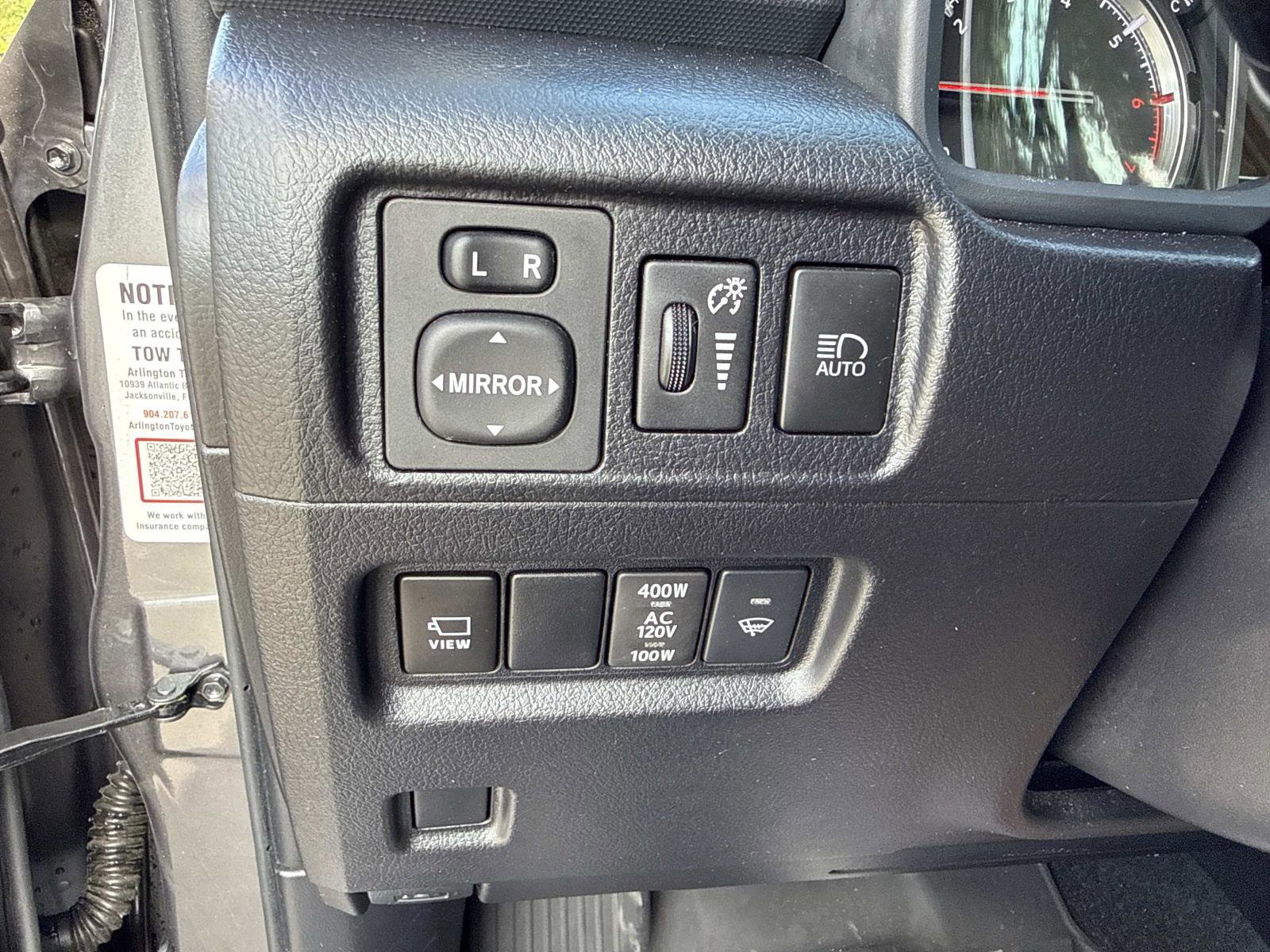 Used 2022 Toyota 4Runner Limited image 32
