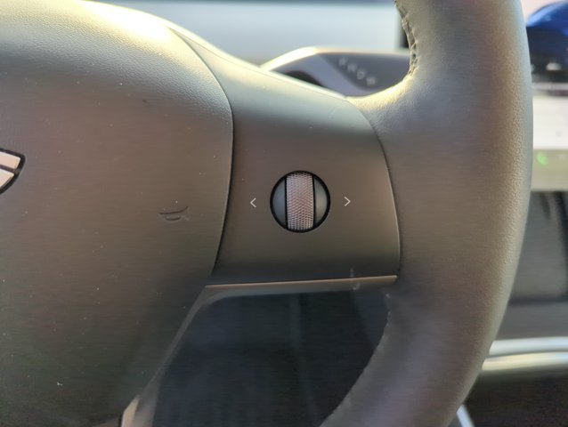 Used 2024 Tesla Model Y Performance AWD/4WD image 16