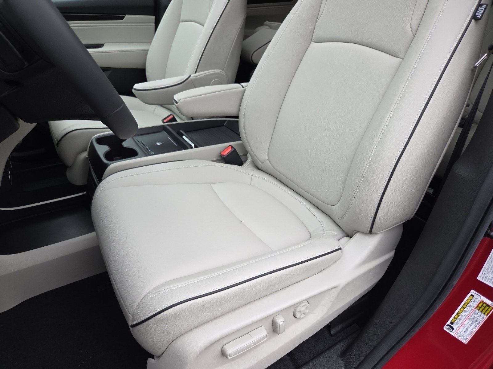 Certified 2025 Honda Odyssey Touring image 31