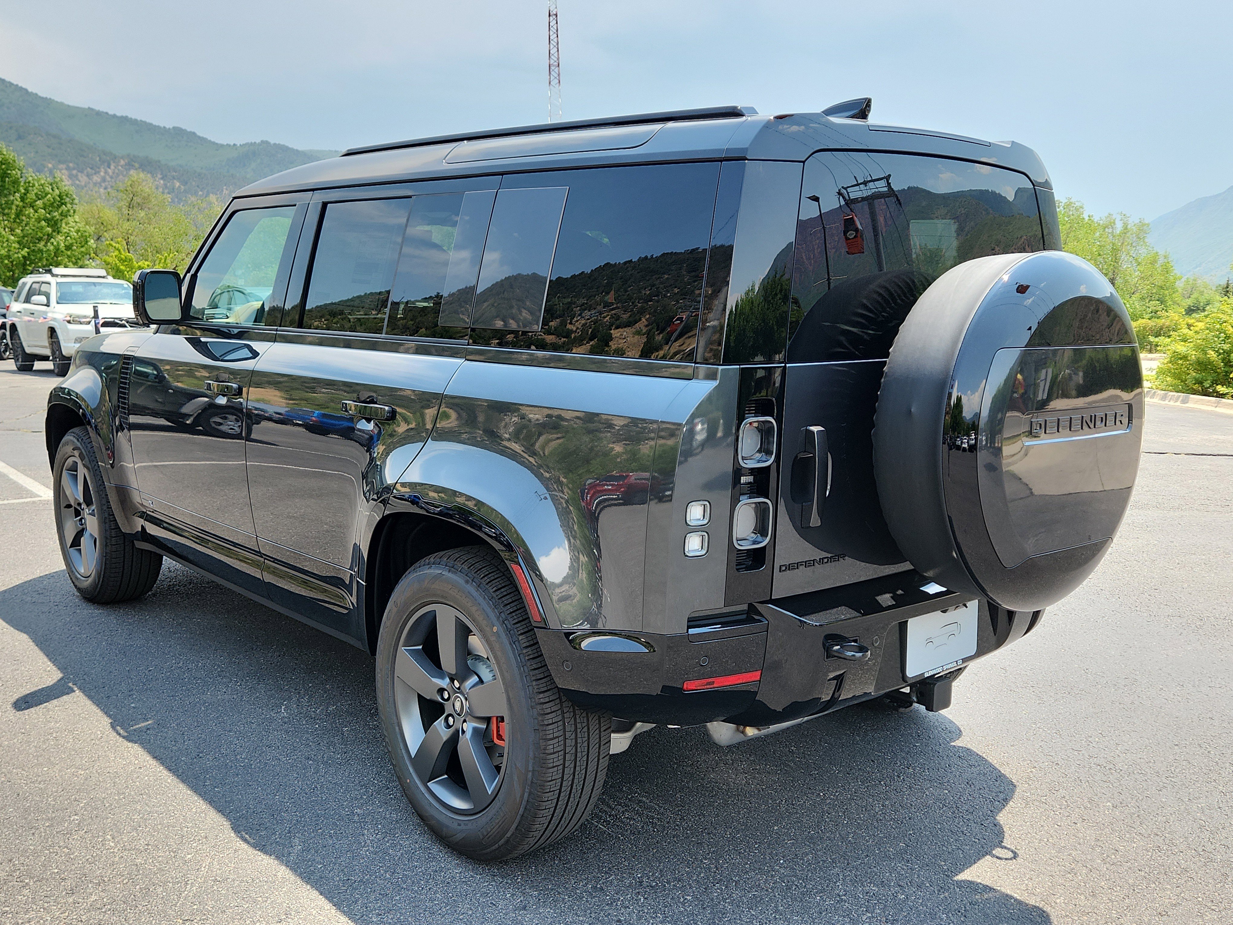 New 2025 Land Rover Defender 110 X image 5