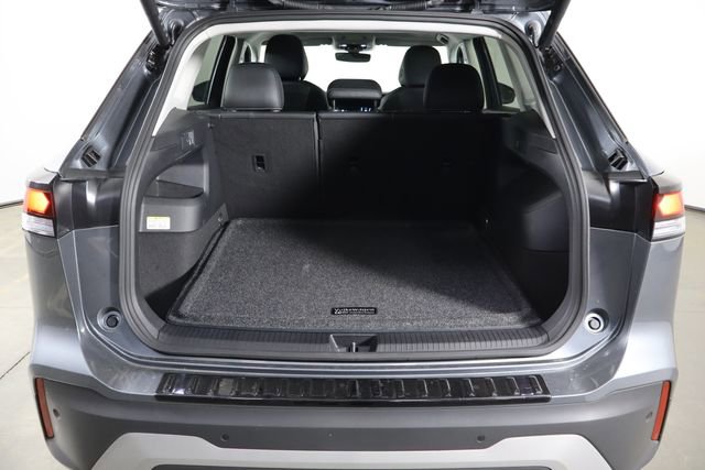 Used 2025 Volkswagen Tiguan SE AWD/4WD image 15