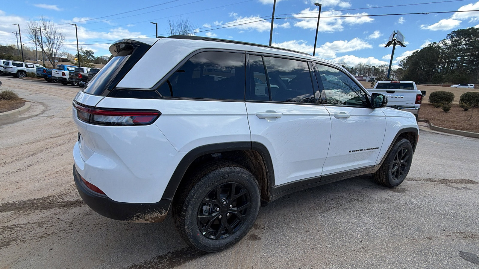 New 2026 Jeep Grand Cherokee Altitude image 8