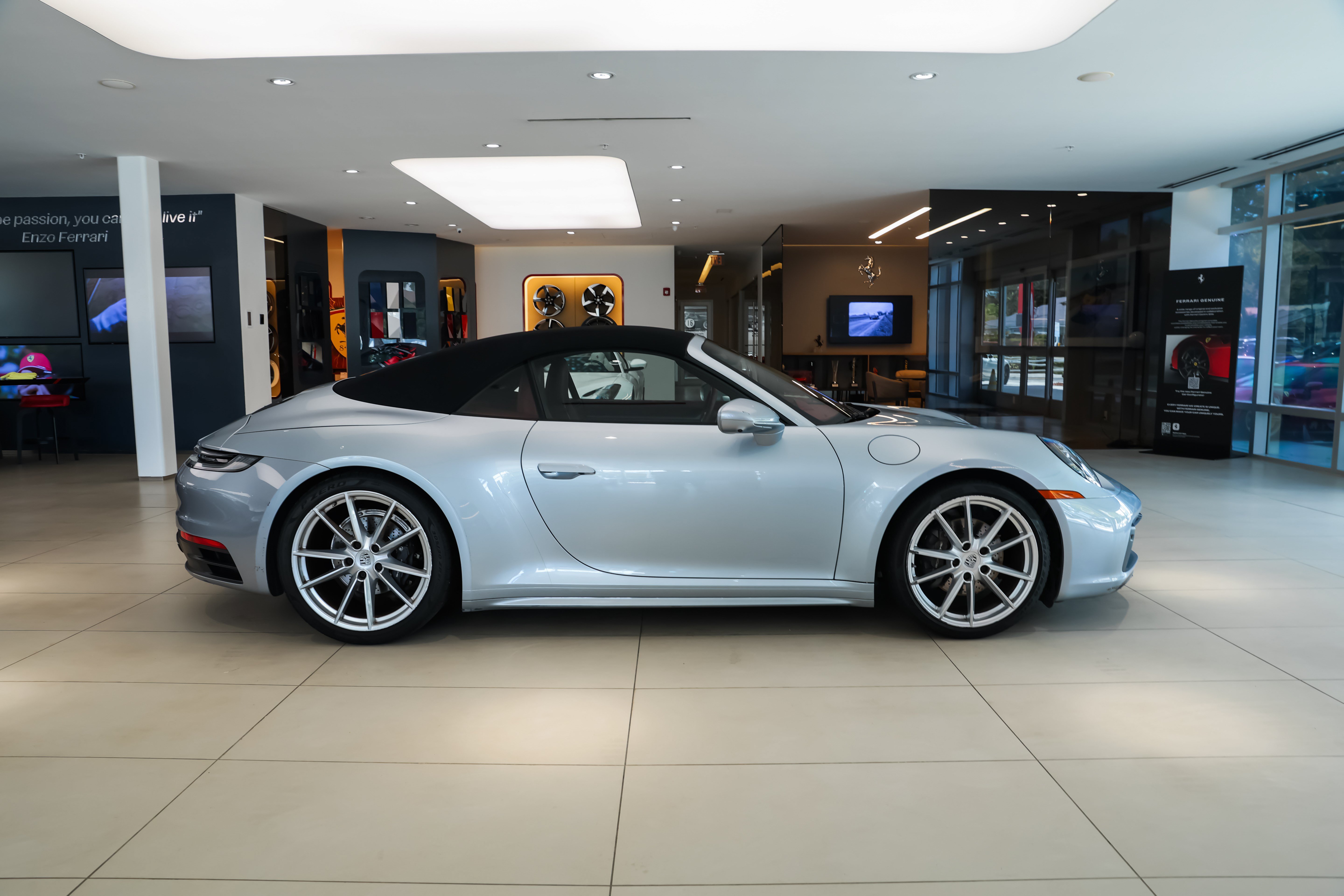 Used 2022 Porsche 911 Carrera 4 AWD/4WD image 15
