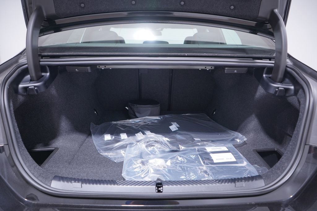 New 2026 BMW i5 eDrive40 w/ M Sport Package image 18