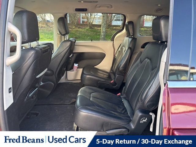 Used 2017 Chrysler Pacifica Touring-L Plus image 13