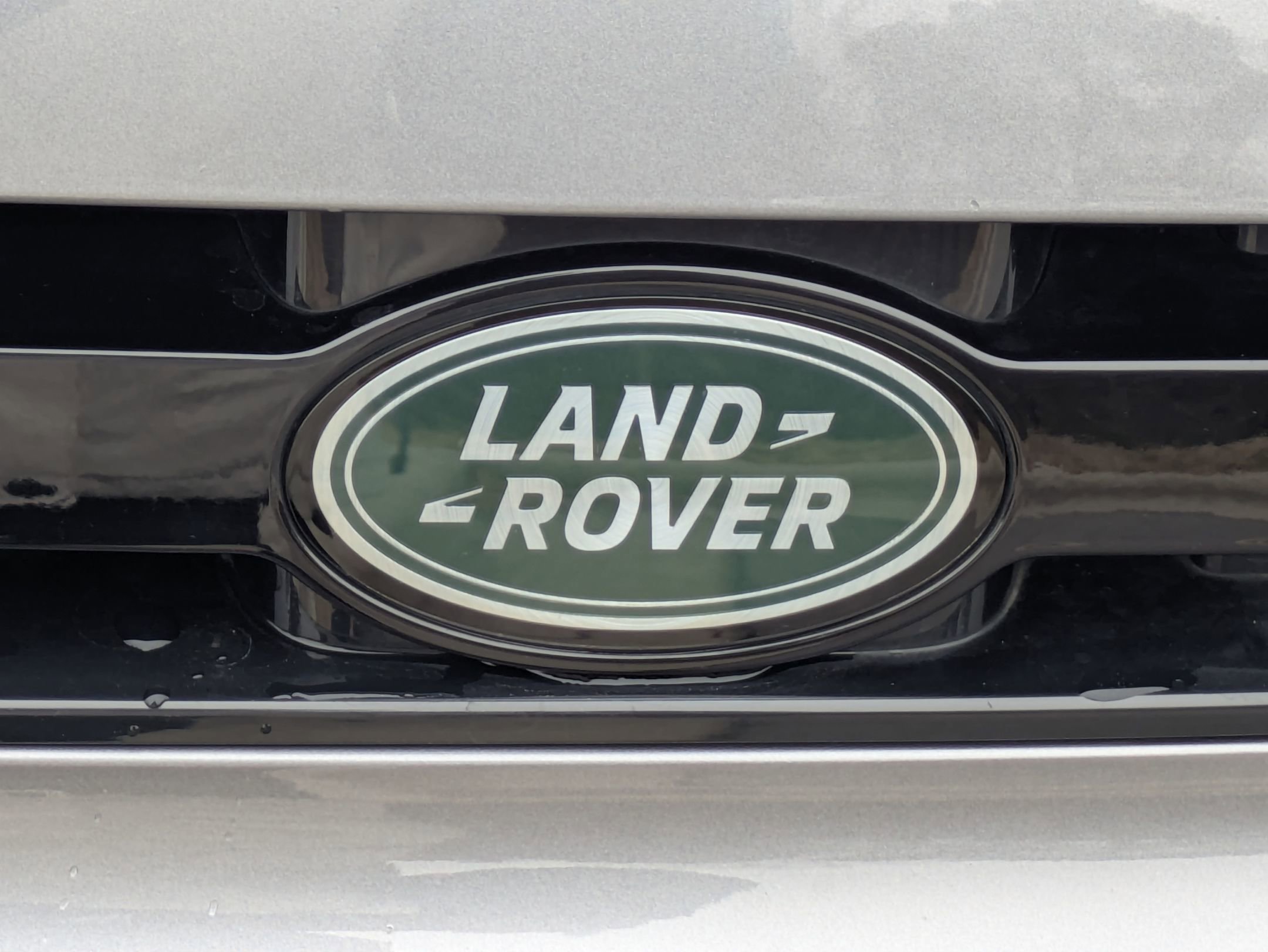 Certified 2024 Land Rover Defender 110 X-Dynamic SE image 32