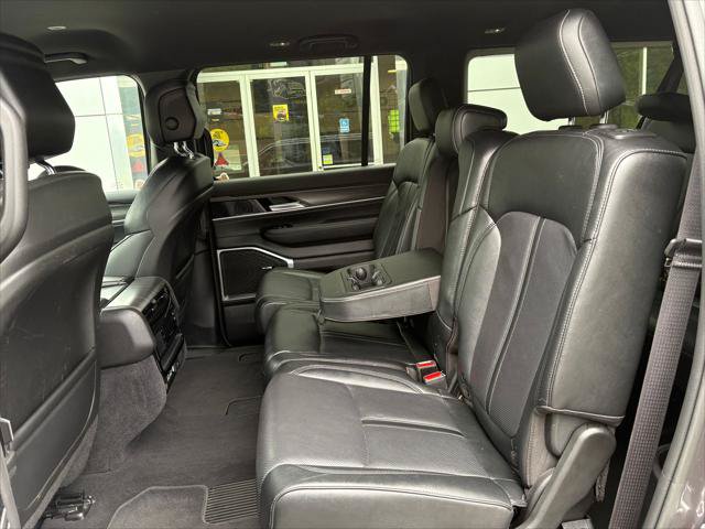 Certified 2024 Jeep Wagoneer L Series III w/ Flexible Seating Group AWD/4WD image 13