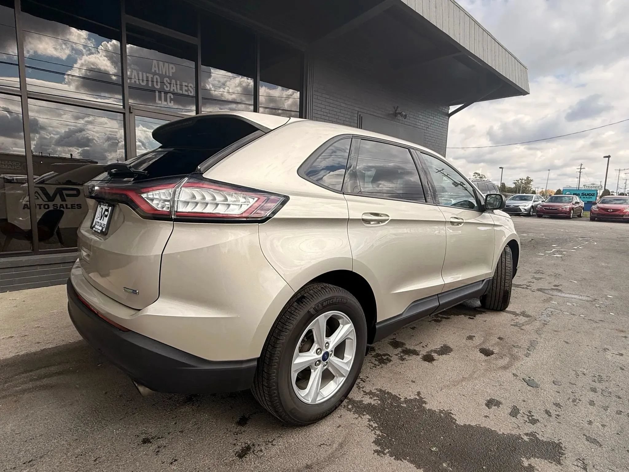 Used 2017 Ford Edge SE AWD/4WD image 5