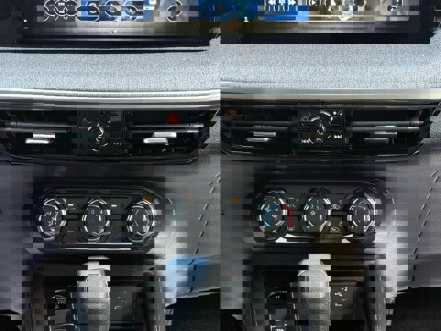 New 2025 Nissan Kicks SV image 24