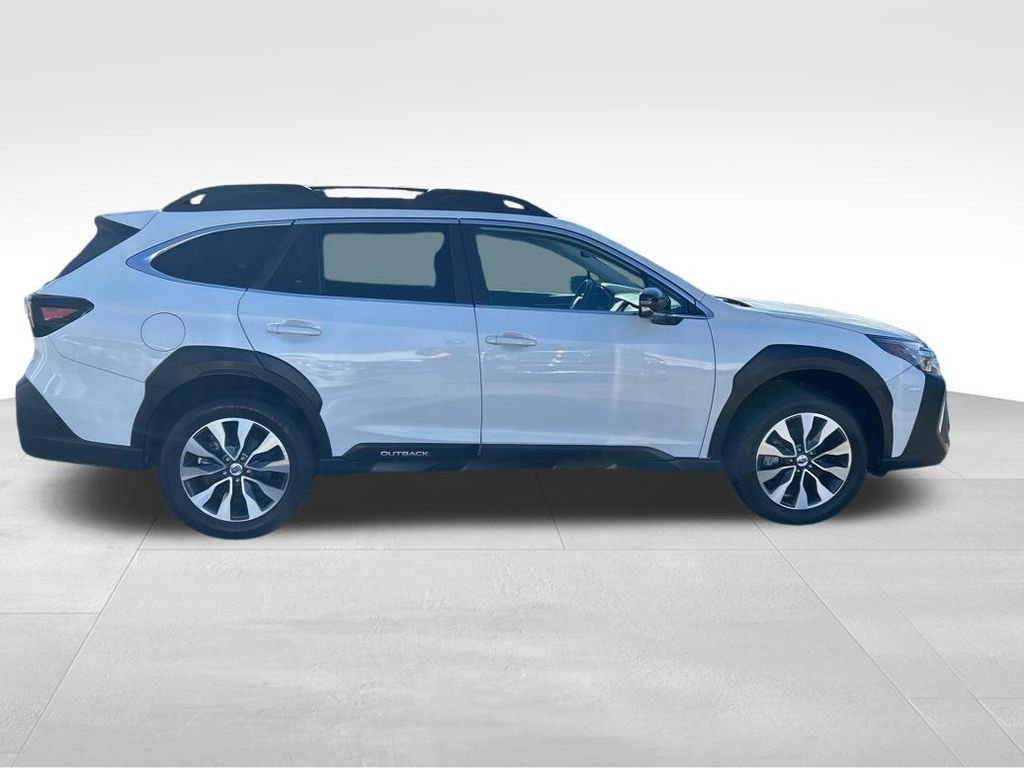 Used 2023 Subaru Outback Limited AWD/4WD image 8