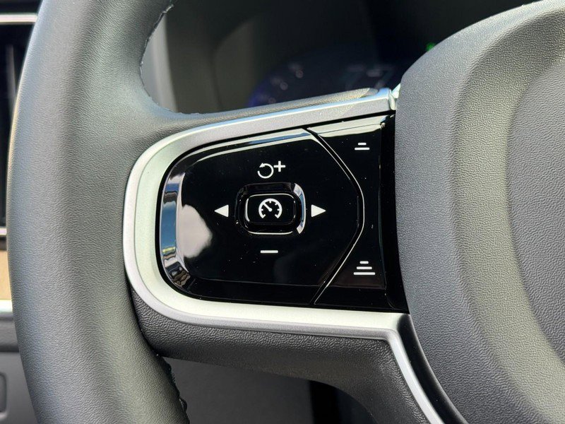 New 2026 Volvo XC60 B5 Core w/ Climate Package image 11